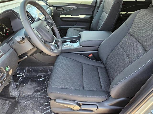 new 2025 Honda Ridgeline car, priced at $40,100