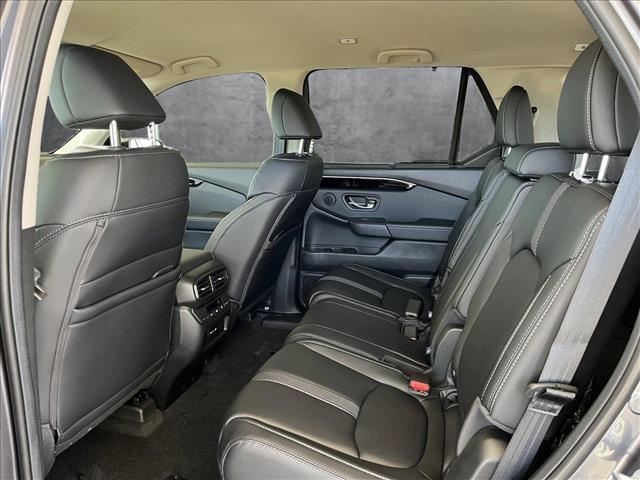 new 2025 Honda Pilot car, priced at $43,161