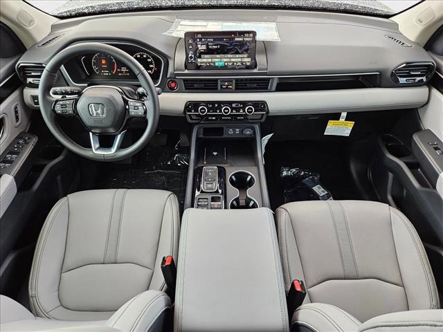 new 2025 Honda Pilot car, priced at $49,725