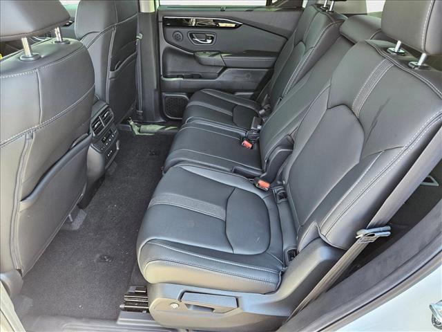 new 2025 Honda Pilot car, priced at $45,077