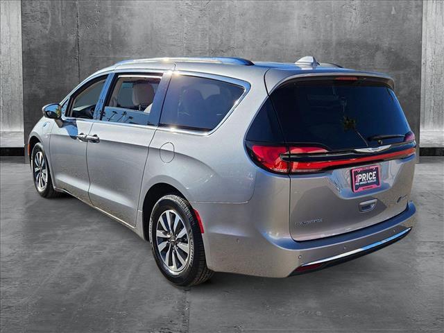 used 2021 Chrysler Pacifica Hybrid car, priced at $26,998