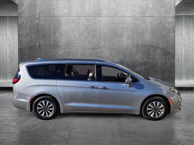 used 2021 Chrysler Pacifica Hybrid car, priced at $26,998