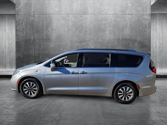 used 2021 Chrysler Pacifica Hybrid car, priced at $26,998