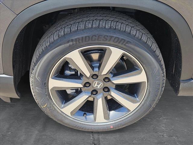 new 2025 Honda Pilot car, priced at $51,836