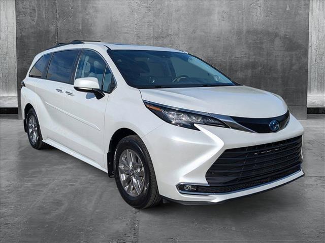 used 2022 Toyota Sienna car, priced at $45,894