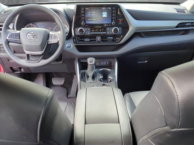 used 2022 Toyota Highlander car, priced at $36,494