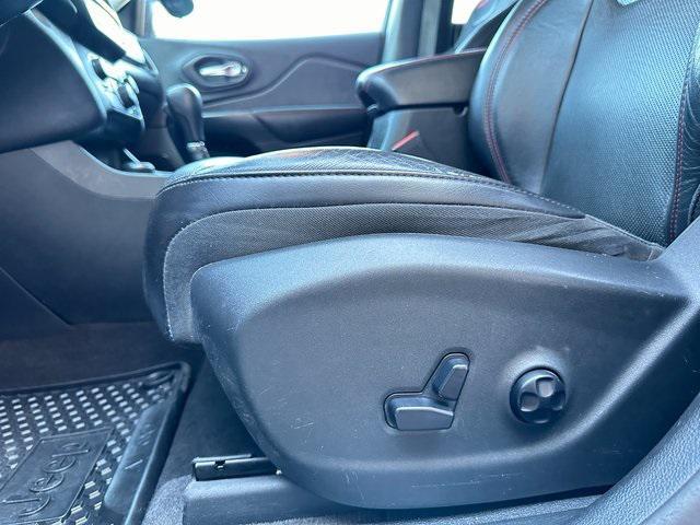 used 2019 Jeep Cherokee car, priced at $17,990