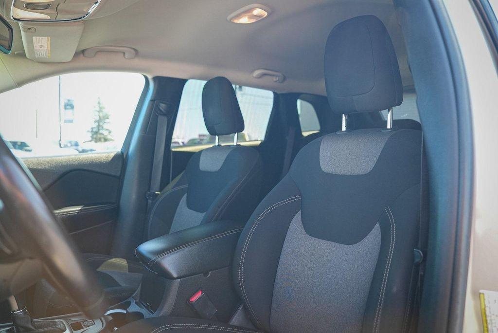 used 2014 Jeep Cherokee car, priced at $10,990