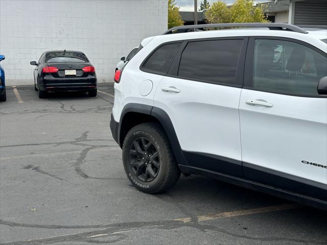 used 2018 Jeep Cherokee car, priced at $19,990