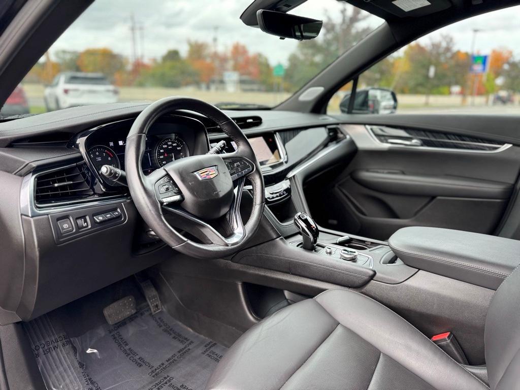 used 2024 Cadillac XT6 car, priced at $46,995