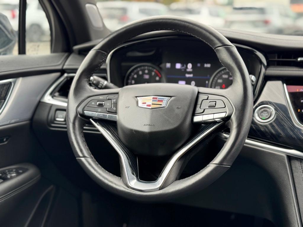 used 2024 Cadillac XT6 car, priced at $46,995