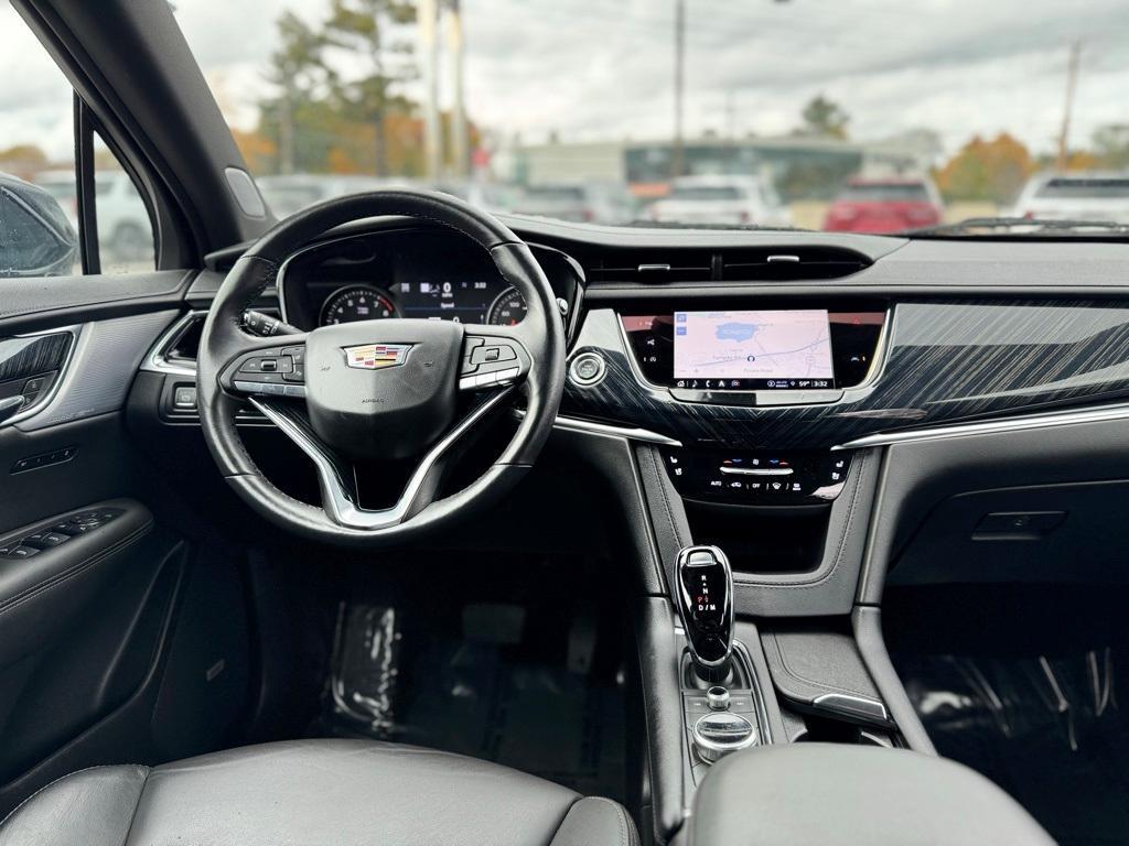 used 2024 Cadillac XT6 car, priced at $46,995