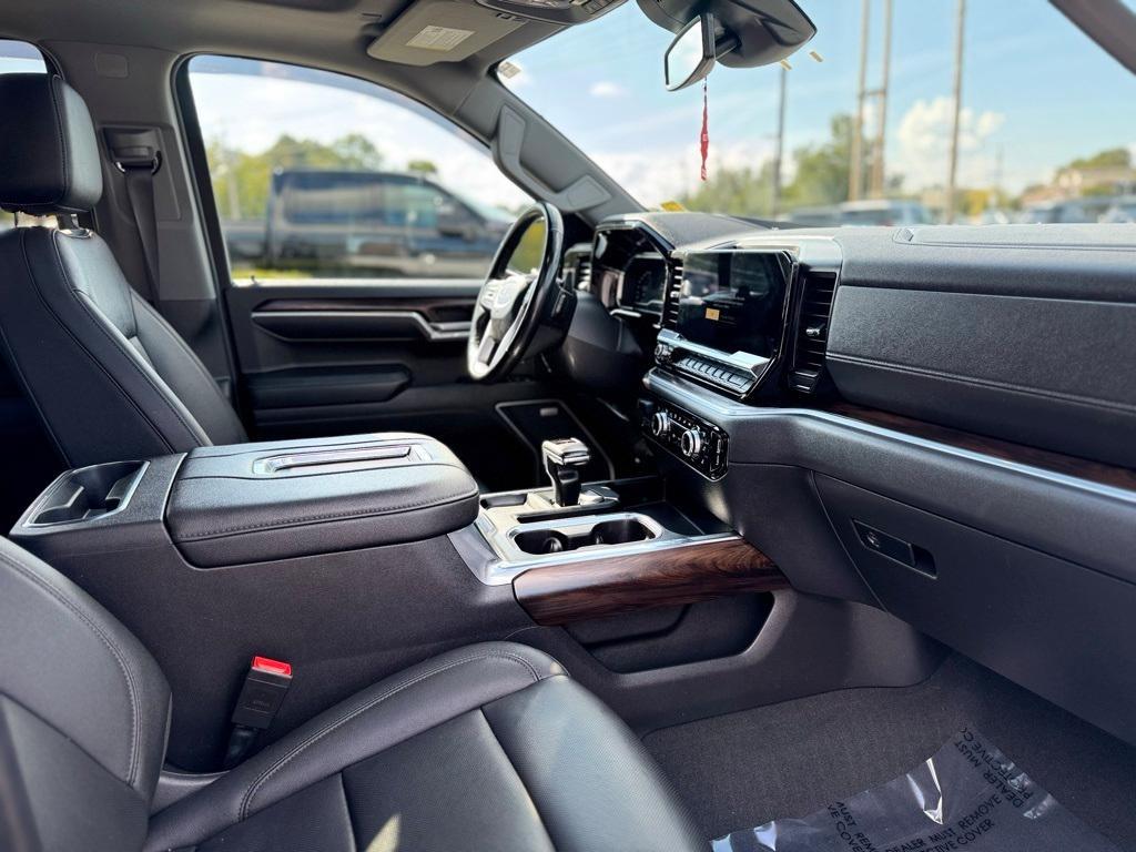 used 2022 GMC Sierra 1500 car, priced at $45,995