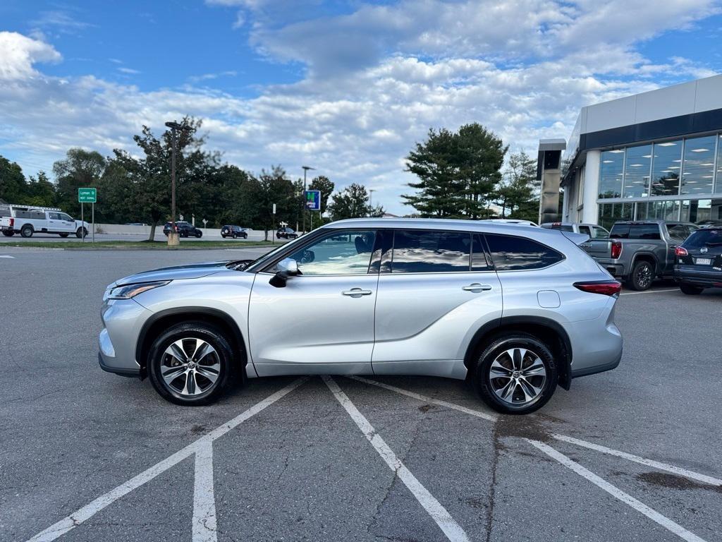 used 2021 Toyota Highlander car, priced at $32,995