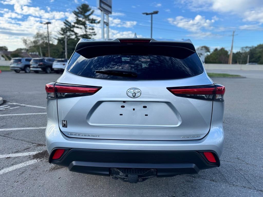 used 2021 Toyota Highlander car, priced at $32,995