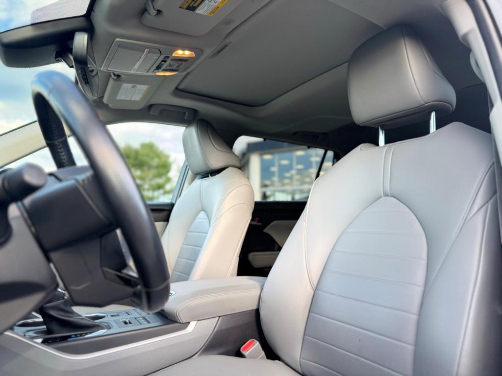 used 2021 Toyota Highlander car, priced at $32,995