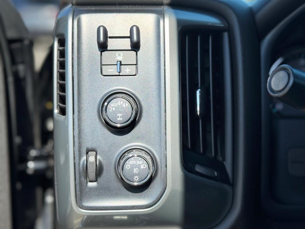 used 2018 Chevrolet Silverado 1500 car, priced at $31,695