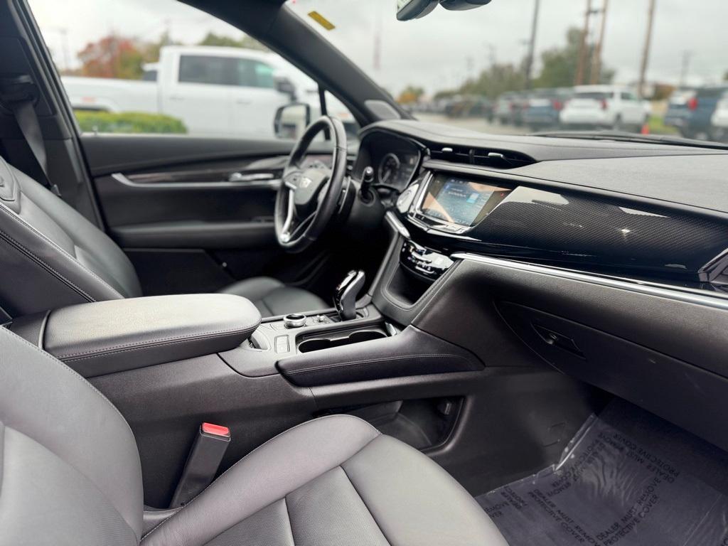 used 2024 Cadillac XT6 car, priced at $48,995