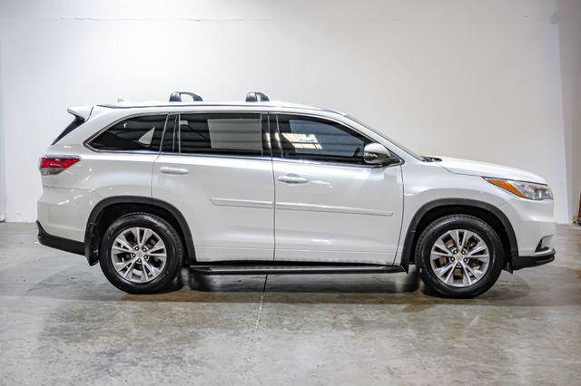 used 2015 Toyota Highlander car, priced at $18,383