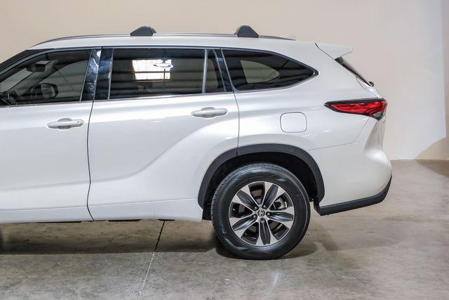 used 2021 Toyota Highlander Hybrid car, priced at $33,883