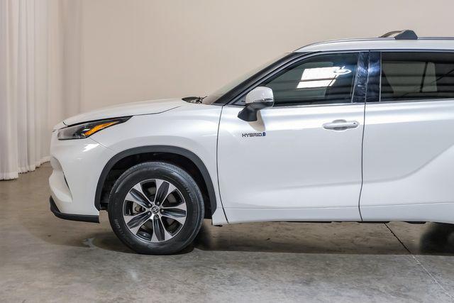 used 2021 Toyota Highlander Hybrid car, priced at $33,883