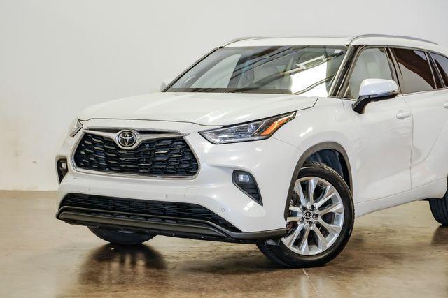 used 2021 Toyota Highlander car, priced at $28,683