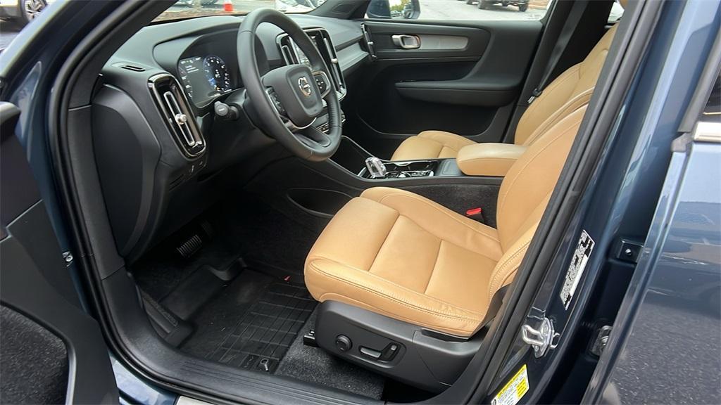 used 2021 Volvo XC40 car, priced at $27,994