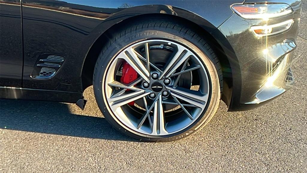 new 2025 Genesis G70 car, priced at $48,445