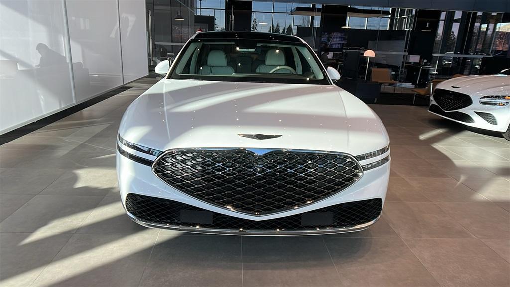 new 2025 Genesis G90 car, priced at $102,578