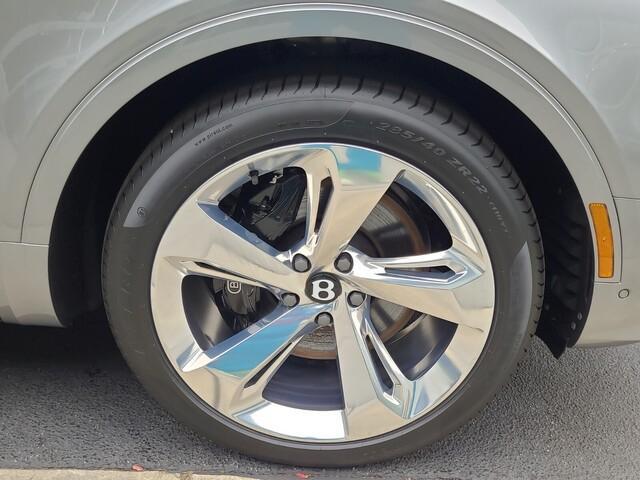 new 2024 Bentley Bentayga Hybrid car, priced at $253,420