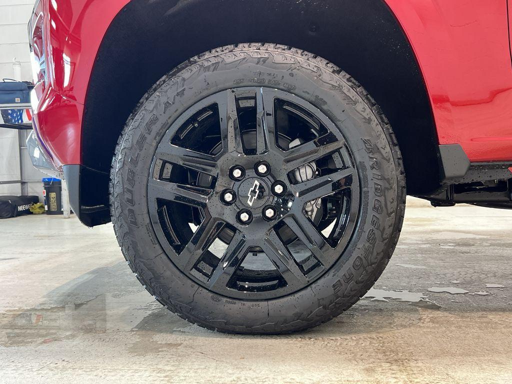 new 2025 Chevrolet Colorado car, priced at $50,155