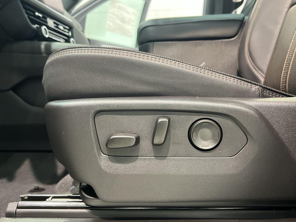 new 2025 Chevrolet Suburban car, priced at $95,895