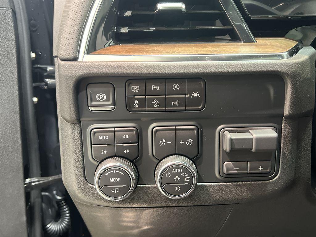 new 2025 Chevrolet Suburban car, priced at $95,895