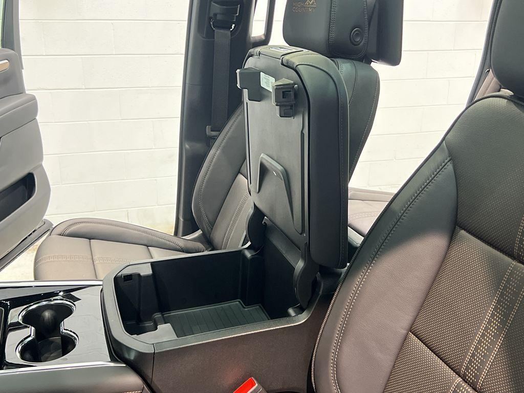 new 2025 Chevrolet Suburban car, priced at $95,895