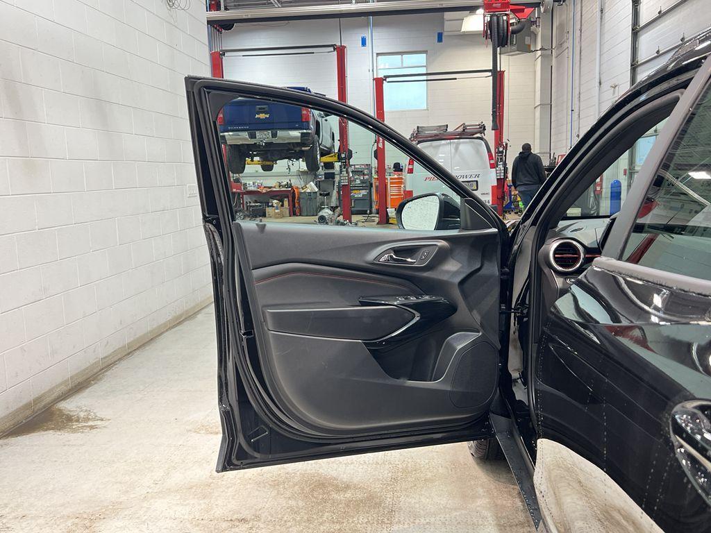 new 2025 Chevrolet Trax car, priced at $27,835