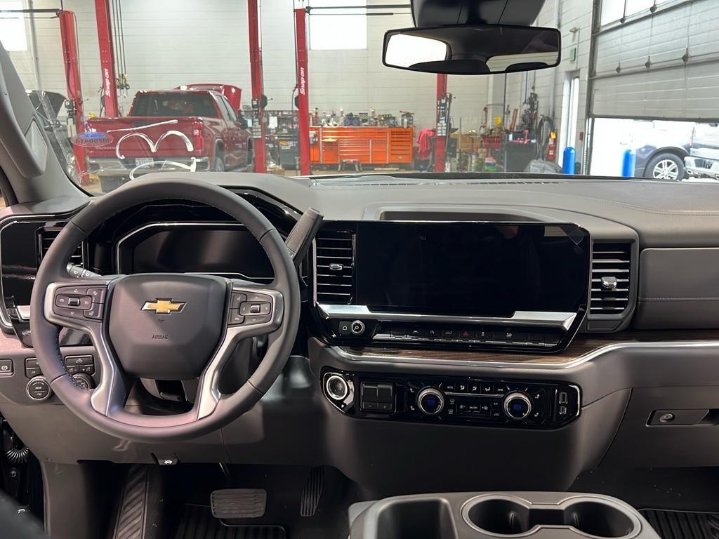 new 2025 Chevrolet Silverado 1500 car, priced at $49,995