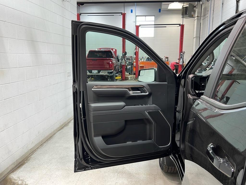 new 2025 Chevrolet Silverado 1500 car, priced at $49,995