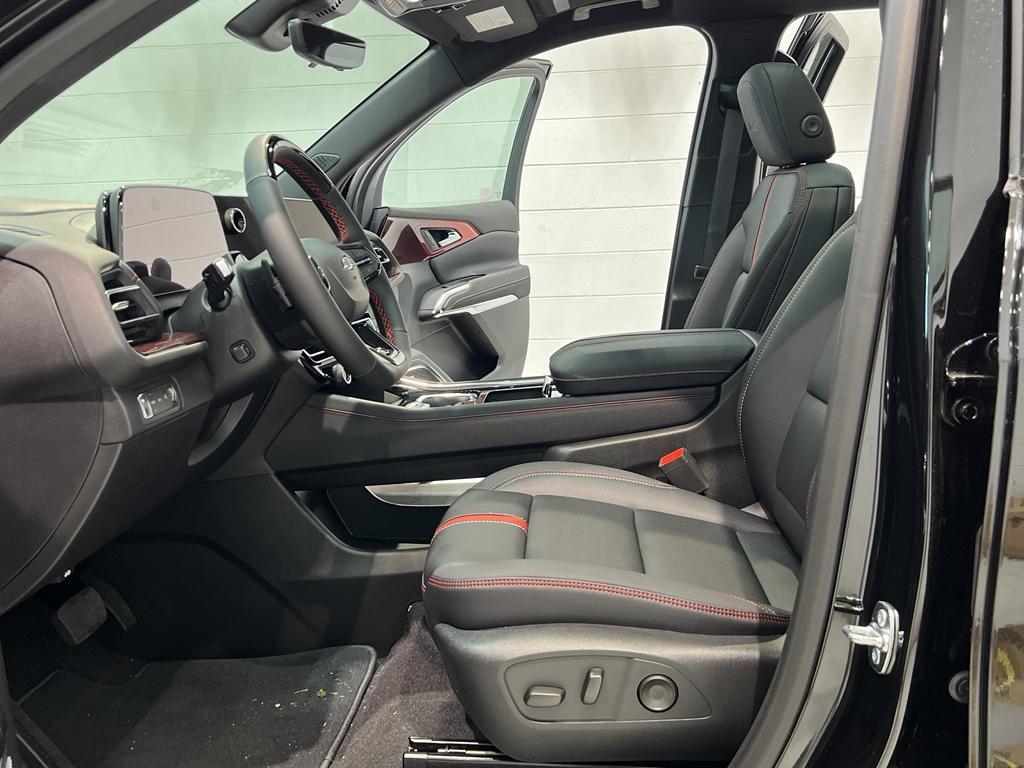 new 2025 Chevrolet Traverse car, priced at $59,095