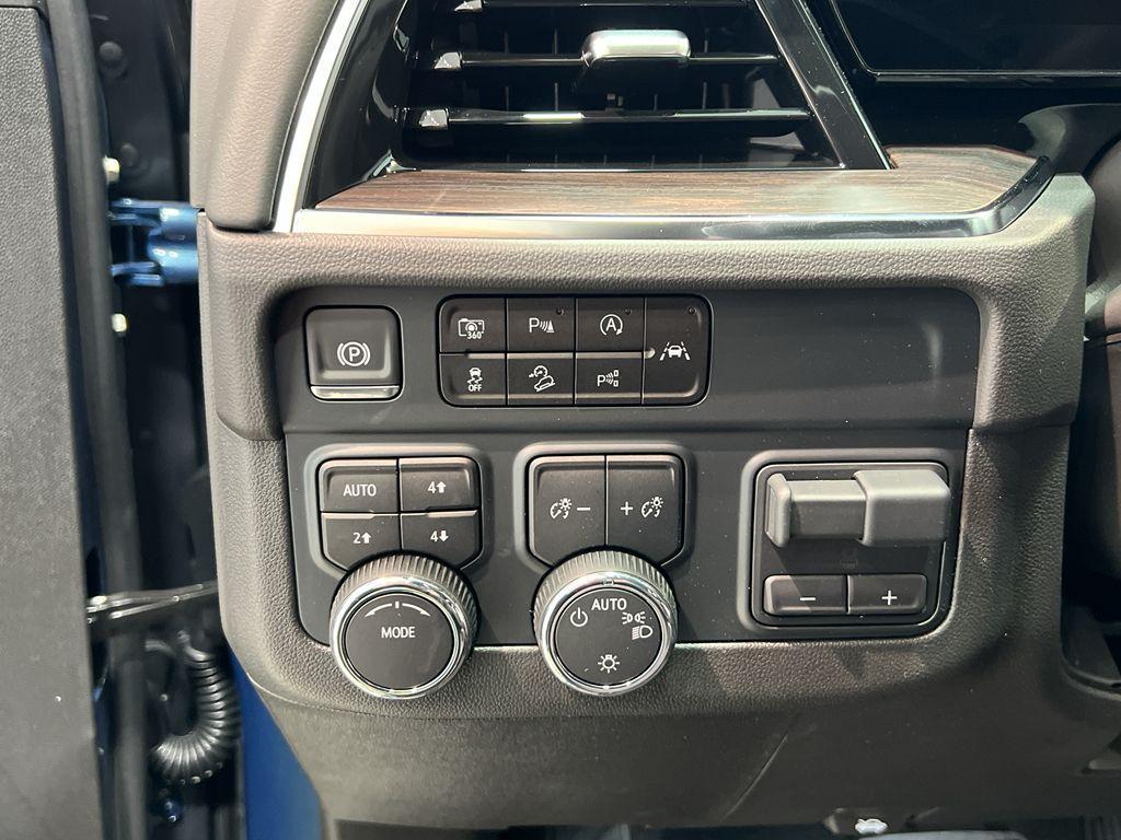 new 2025 Chevrolet Suburban car, priced at $69,535