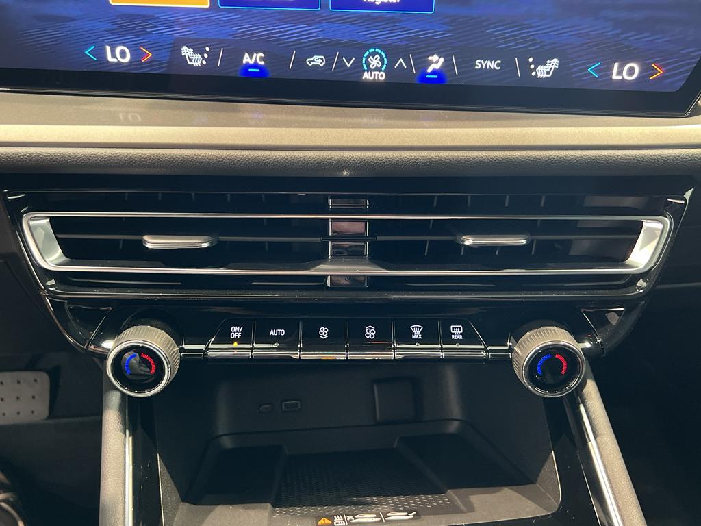 new 2026 Chevrolet Traverse car, priced at $46,920