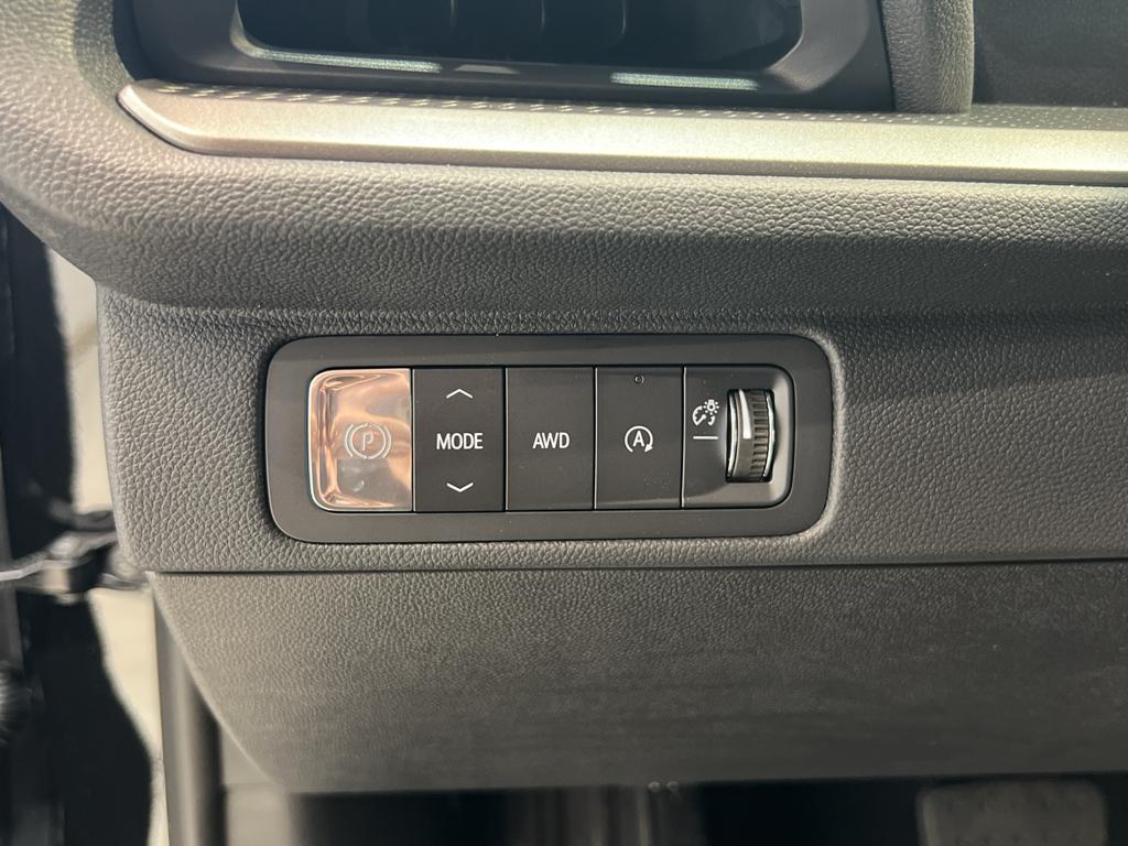 new 2026 Chevrolet Traverse car, priced at $46,920