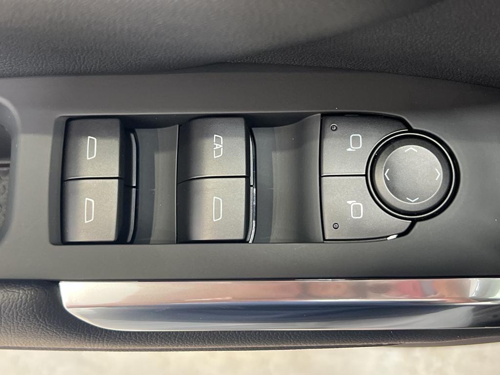 new 2026 Chevrolet Traverse car, priced at $46,920