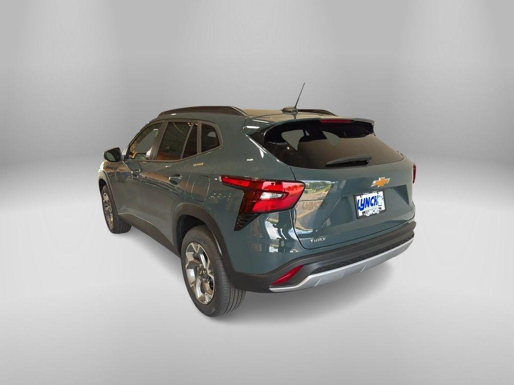 new 2025 Chevrolet Trax car