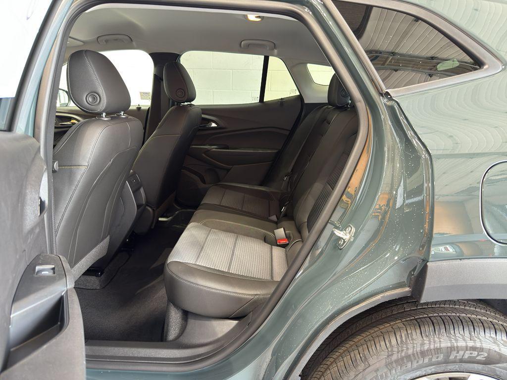 new 2025 Chevrolet Trax car