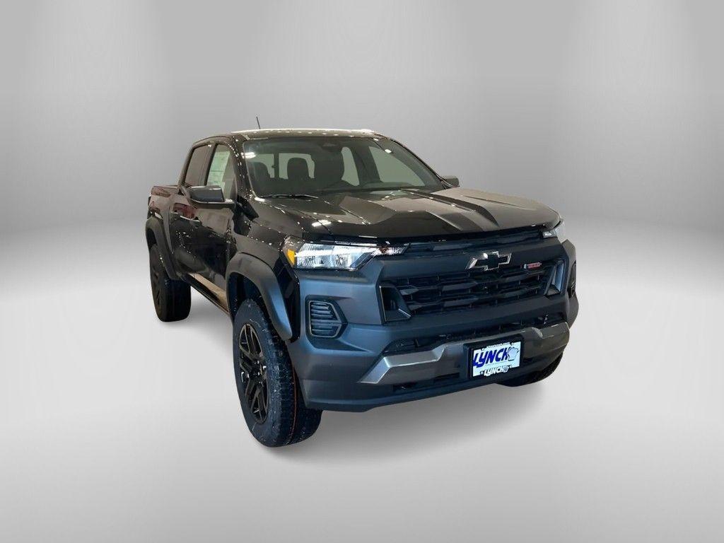 new 2025 Chevrolet Colorado car