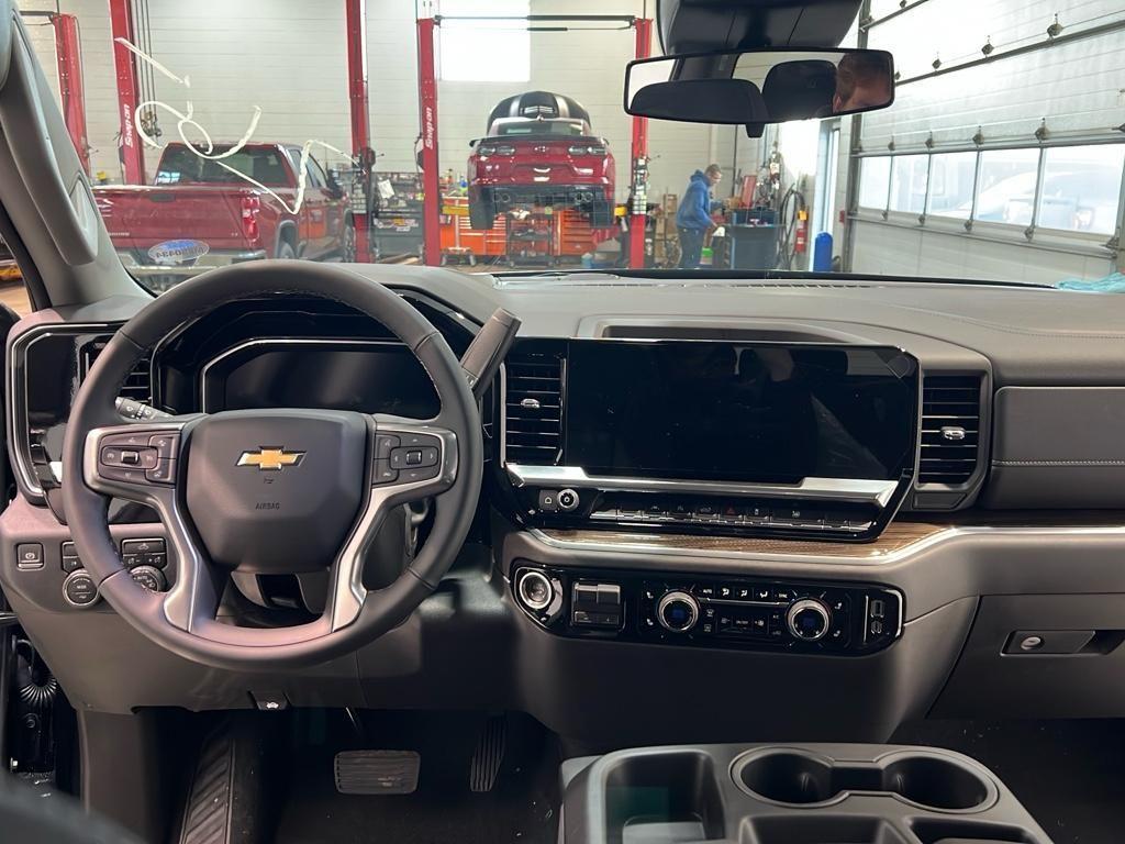 new 2025 Chevrolet Silverado 1500 car, priced at $49,995