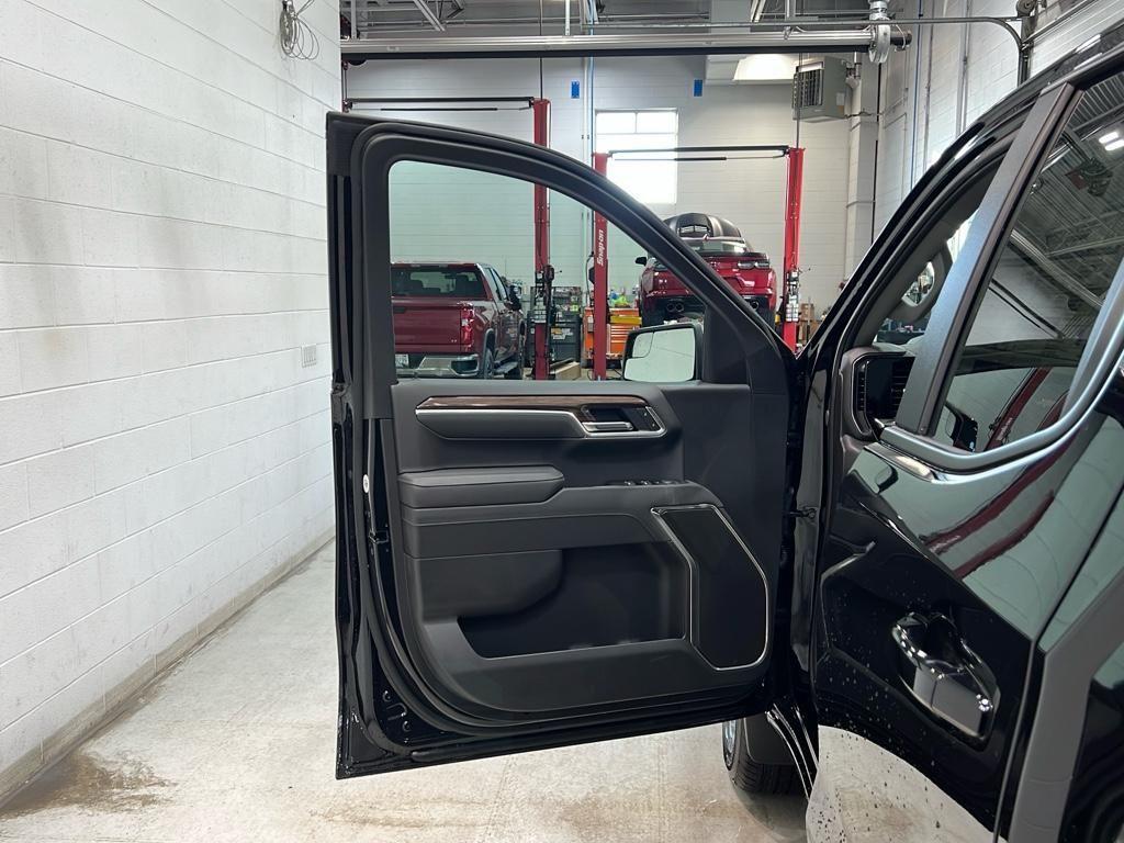 new 2025 Chevrolet Silverado 1500 car, priced at $49,995