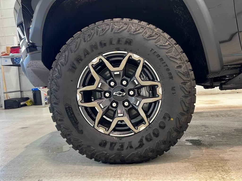 new 2025 Chevrolet Colorado car, priced at $54,090