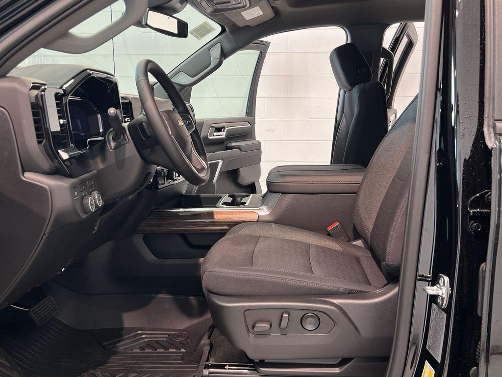 new 2025 Chevrolet Silverado 2500 car, priced at $65,275