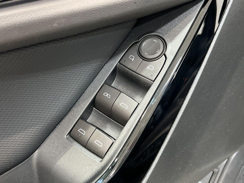 new 2026 Chevrolet Equinox car, priced at $35,585